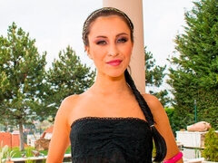 Verga grande, Mamada, Morena, Estilo perrito, Tetas naturales, Al aire libre, Flaco, Adolescente