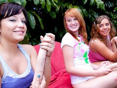 Amateur, Mamada, Morena, Penetracion con dedos, Pajear, Masturbación, Al aire libre, Público