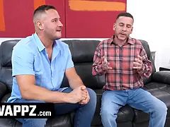 Blasen, Braunhaarige, Tochter, Hundestellung, Flotter vierer, Handjob, Natürlichen titten, Reiten