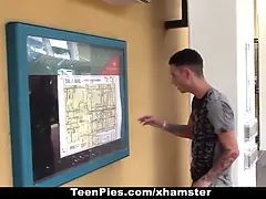 Grosse bite, Blonde, Éjaculation interne, Hd, Public, Criant, Adolescente, Nénés