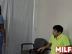 デカ尻, デカパイ, ブロンド, フェラチオ, 淫乱熟女, 母, 看護婦, 三人