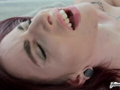 女, オーガズム, オマンコ, 現実, 赤毛, ショートヘア, タトゥー, オッパイの