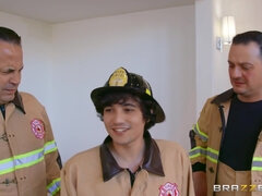 Blondine, Blasen, Kehlenfick, Milf, Nackt, Muschi, Rasiert, Spanisch