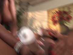 Tussi, Fesselspiele, Braunhaarige, Küssen, Muschi, Rock, Spielzeuge, Vibrator