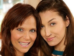 Slaapkamer, Zoenen, Likken, Masturbatie, Moeder die ik wil neuken, Natuurlijke tieten, Kut duiken, Strippen