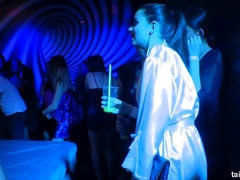 ブロンド, 茶髪の, 衣服着たままセックス, ダンス, ハードコア, レズビアン, パーティ, オマンコ