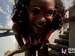 18 ans, Brunette brune, Tir de sperme, Fille latino, Pov, Réalité, Adolescente