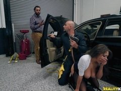 Wohlbeleibte schöne frauen, Grosser arsch, Grosse titten, Blasen, Braunhaarige, Hundestellung, Handjob, Milf