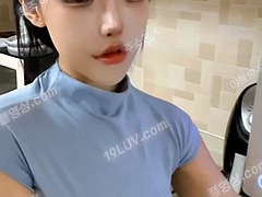 5320 Park Ra-hee, who looks like Nyangnyongnyeonnyang, left her dick and stuck it in a dildo lol Korean Tele UBE892