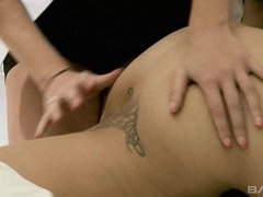 Blond, Bruinharig, Lesbisch, Masturbatie, Doordringend, Kut duiken, Tatoeage, Nat