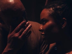 Grosser arsch, Schwarz, Hundestellung, Fingern, Würgen, Hd, Muschi, Flotter dreier