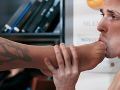 Kont, Hondjeshouding, Voeten, Hakken, Latijnse vrouw, Naakt, Tatoeage, Nat