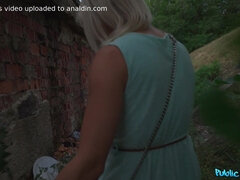 Américain, Gros seins, Blonde, Sucer une bite, Tromperie, Talons, De plein air, Train