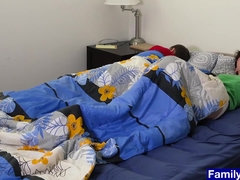 お尻, デカチン, フェラチオ, いとこ, 家族, 熟年, ティーン, 三人