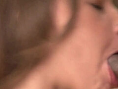 Lieveling, Grote mammen, Pijpbeurt, Bruinharig, Natuurlijke tieten, Tatoeage, Tiener, Trio