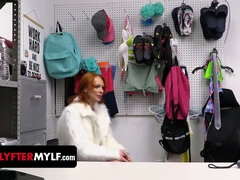 アナル, 楽屋, デカパイ, イく瞬間, 服従, 指いじり, ストリップ, 締まりの良い