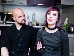 Anal, Gros cul, Gros seins, Sucer une bite, En levrette, Chatte, Rousse roux, Cheveux courts