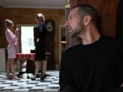 Blondine, Blasen, Hundestellung, Handjob, Küssen, Rasiert, Dürr, Titten