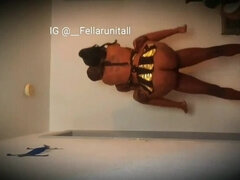 Culo grande, Negro, Corrida, Polla, Ébano, Mamá, Tetas naturales, Mojado