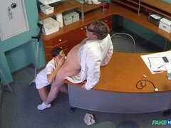 Amateur, Médecin, En levrette, Branlette thaïlandaise, Léchez, Pov, Nénés, Uniforme