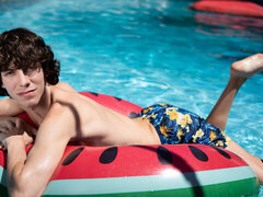 Homosexuelle, De plein air, Piscine