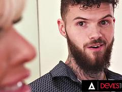 In den arsch, Blondine, Blasen, Hardcore, Party, Verführt, Transfrau, Swingers