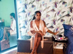 Morena, Penetracion con dedos, Lencería, Masturbación, Desnudo, Solo, Tetas, Juguetes