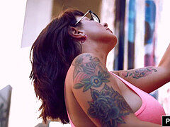 Anal, Éjaculation interne, Poupée, Emocore, Gothique, Tatouage