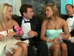 Grote kont, Grote lul, Blond, Pijpbeurt, Hondjeshouding, Likken, Moeder die ik wil neuken, Kut duiken