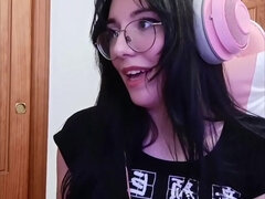 Emo/Goth E-Girl’s Solo Session – Teased & Pleasured