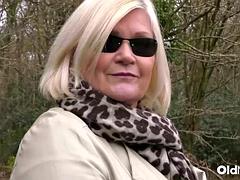 Passionate Mature Lesbian Licks Sexy MILF Pussy
