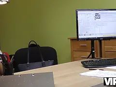 Vip4k. morena desempleada no tiene otra opción, ¿por qué desnudarse