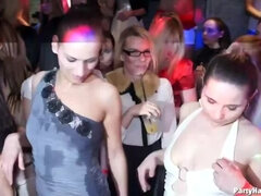 Leie, Blondine, Cfnm, Hd, Interrassisch, Milf, Party, Strümpfe