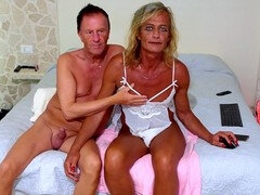 Amateur, Mamada, Británico, Tacones, Transexual asiatica, Transexual, Medias largas, Tetas
