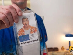 Braunhaarige, Betrug, Schwarz, Spassig, Hd, Interrassisch, Reiten, Flotter dreier