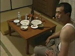 Asiatisch, Grosse titten, Betrug, Besamung, Japanische massage, Ablutschen, Titten, Ehefrau