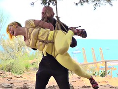 Chica, Sadomasoquismo, Consolador, Europeo, Al aire libre, Público, Trio, Voyeur