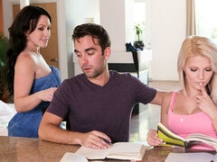 Большой член, Ласковые ручки, Секс без цензуры, Лизание, Белье, Киски, Чулки, Тату