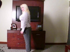 Grosse titten, Blondine, Vollbusig, Brille, Nackt, Rasiert, Erotischer film, Solo