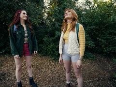 素人, 指いじり, レズビアン, 淫乱熟女, アウトドア, 剃毛, ガリガリ, オッパイの