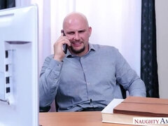 Employee persuaded to Work with Tits - MILF Bosslady