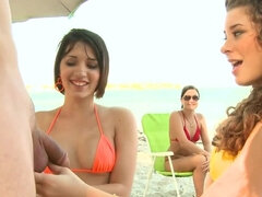 Nana, Plage, Gros cul, Brunette brune, Queue, Le plan cul à quatre, Pov, Rasée