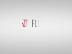 Gros cul, Gros seins, Sucer une bite, Tir de sperme, Branlette thaïlandaise, Hard, Douche, Nénés