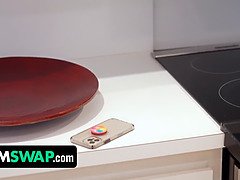 エロ熟女, イく瞬間, 言葉責め, 顔面騎乗, オージー, 義母, 禁句, 三人