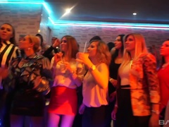 Rubia, Morena, Club, Grupo, Interracial, Lencería, Juguetes, Mojado