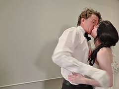 結婚, 茶髪の, 浮気者, 下着, 剃毛, タトゥー, ティーン, 結婚式