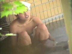 Азиатки, Японки, На публике