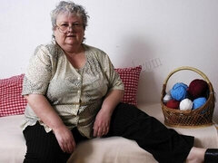 素人, ぽっちゃり, デカパイ, ぽちゃ, 指いじり, オナニー, 熟年, ストリッピング