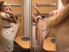 En gros plan de très près, Robe, Talons, Masturbation, Orgasme, Solo, Gicler, Jouets
