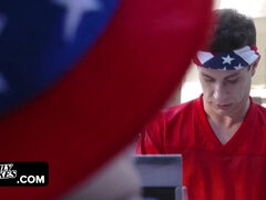 Большой член, Брюнетки, Собачьи, Милф, На природе, Бассейн, Втроем, Сиськи